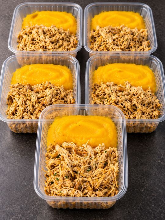 Marmita de frango desfiado com purê
